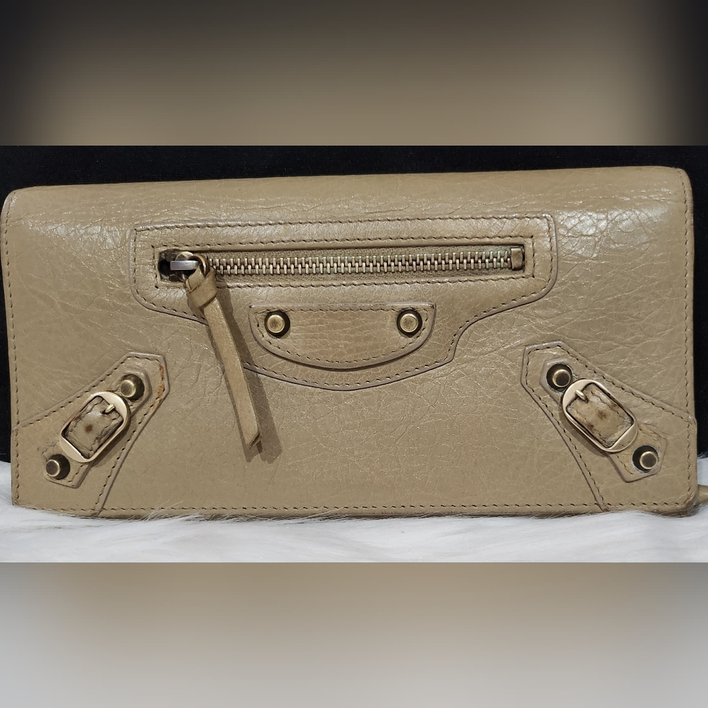 618. Pre-loved Balenciaga classic continental long leather wallet